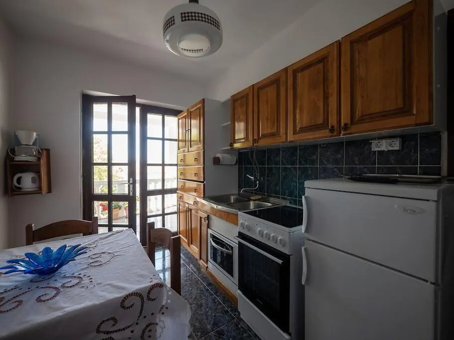 Holiday home Apartment W/ Spacious Terrace Mandre