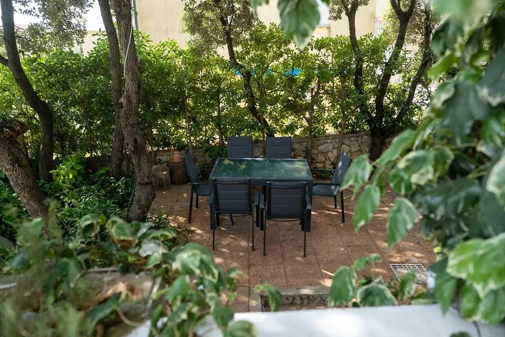 Holiday home Apartment W/ Spacious Terrace Mandre